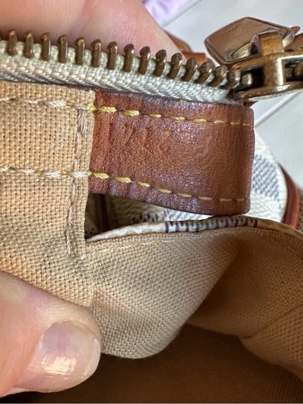 Louis Vuitton Damier Azur Stresa PM Tote in White and Tan Leather - Picture 3 of 4